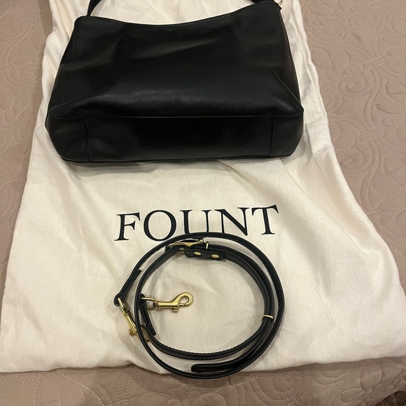 Fount Handbags - Fount Kinsley with crossbody strap and dust bag.  Excellent condition, Gorgeous.